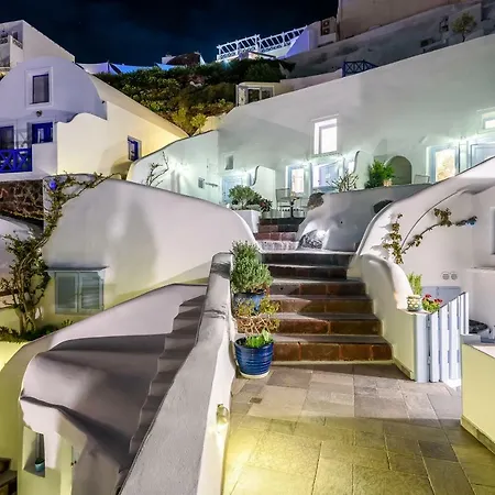 Aris Caves * Oia (Santorini)